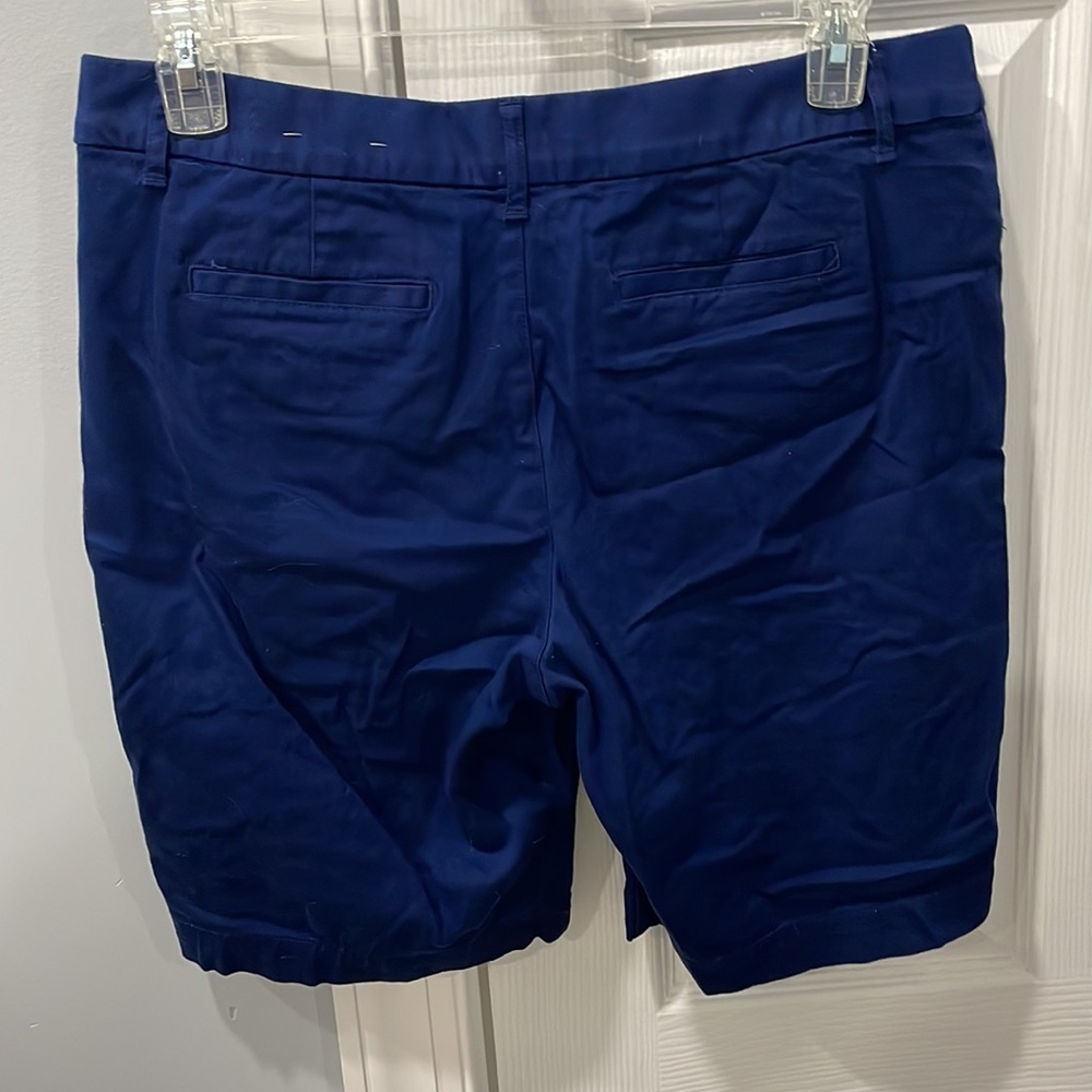 NWOT St John’s Bay Bermuda Shorts - Picture 3 of 4